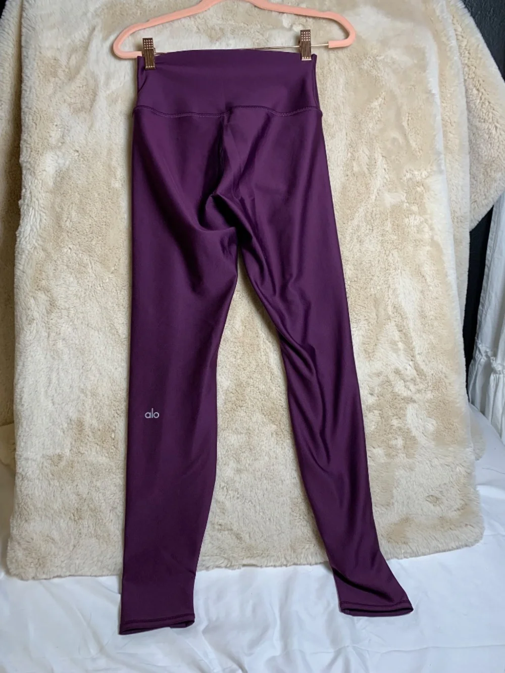 ALO-new condition sz small purple/plummy athletic leggings pants sz Small